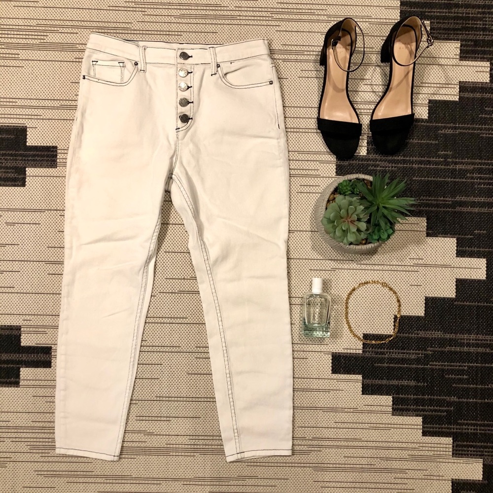 BDG | HIGH WAIST WHITE DENIM